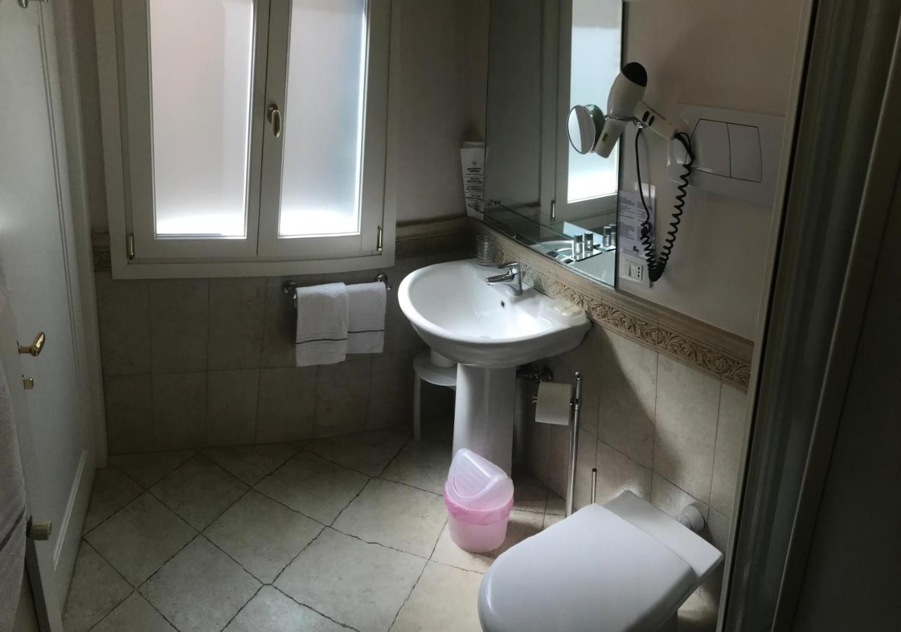 B&B A Le Boteghe Венеция Экстерьер фото
